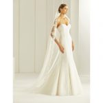 Sluier 472S van soft tulle met kanten rand, 250 cm lang